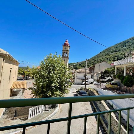 Ilianas Place Agios Matthaios  Экстерьер фото