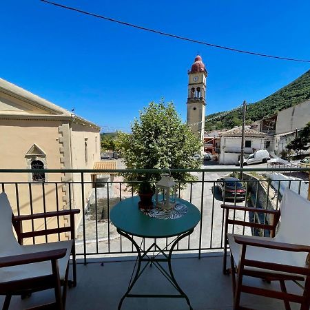 Ilianas Place Agios Matthaios  Экстерьер фото
